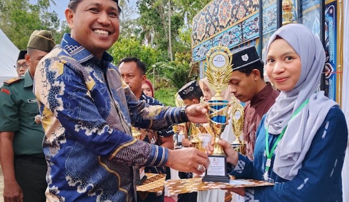 Ketua DPRD Sinjai Hadiri Penutupan MTQ ke-44, Tekankan Implementasi Nilai Al-Qur’an