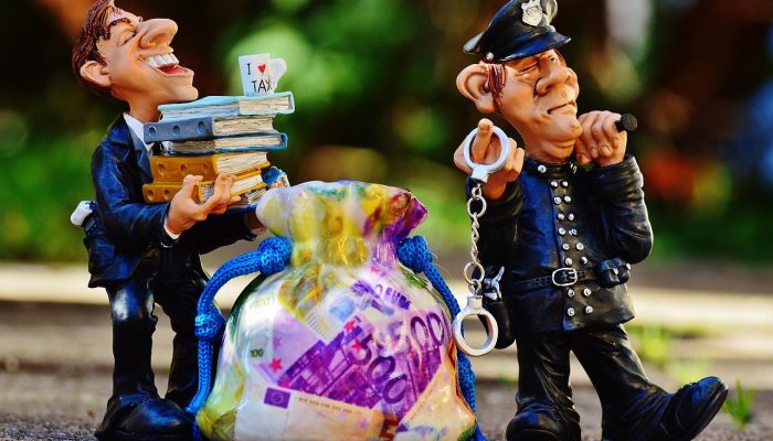 Bupati Sinjai Hadiri Penyerahan Hadiah Gebyar Pendapatan, Ajak Masyarakat Taat Bayar Pajak
