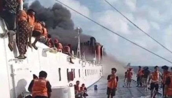 Km Mutiara Santosa 2 Terbakar Saat Berlayar Ke Makassar 250 Penumpang Dan Abk Dievakuasi