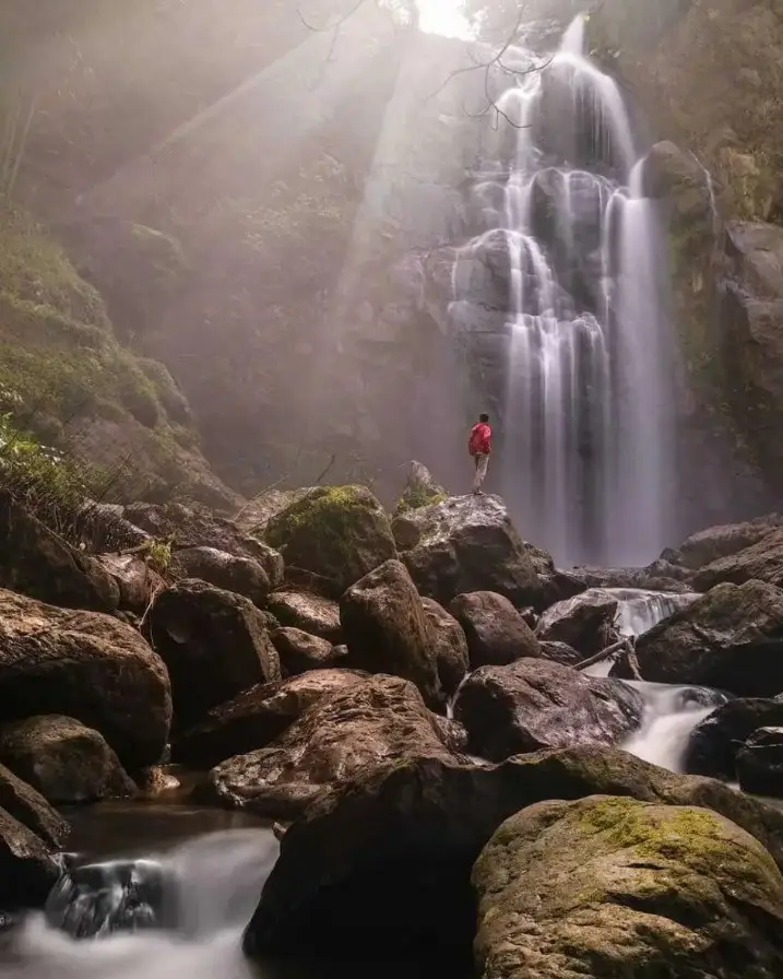 5 Rekomendasi Wisata Air Terjun Eksotis di Kabupaten Sinjai